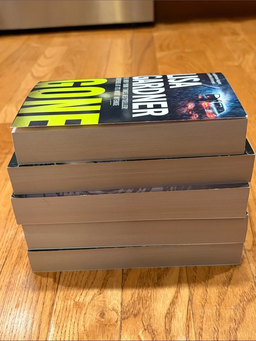 Lisa Gardner Thriller Paperback Set of 5 books.